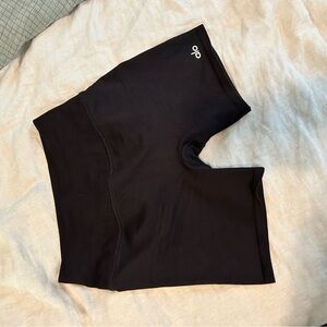 Alo yoga ribbed biker shorts